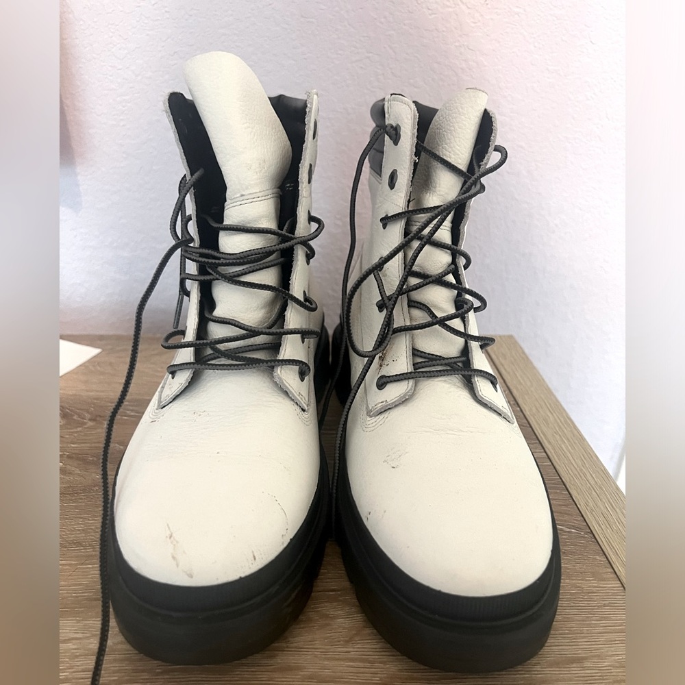 White women’s timberlands